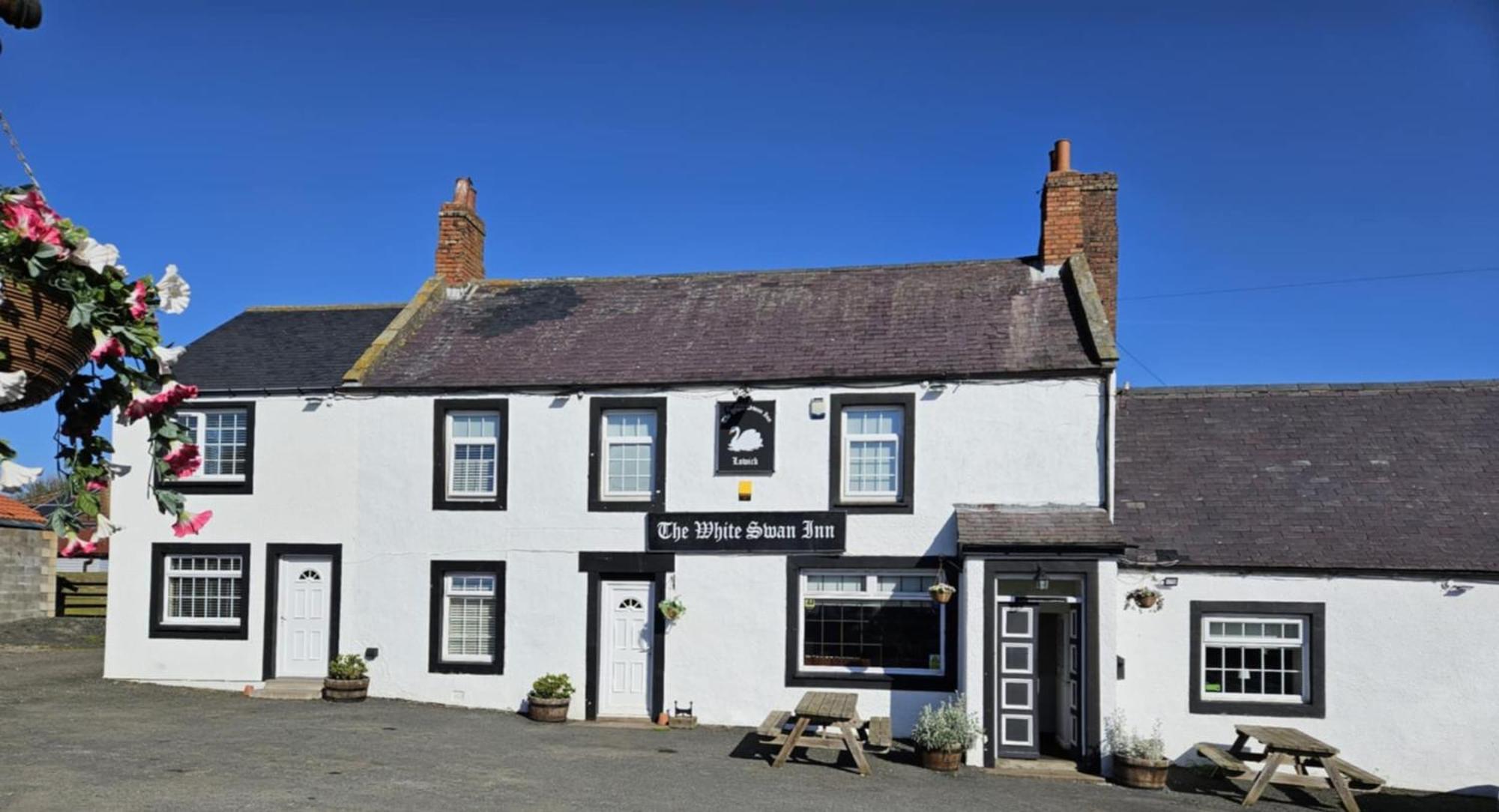 The White Swan Inn Lowick  Eksteriør billede