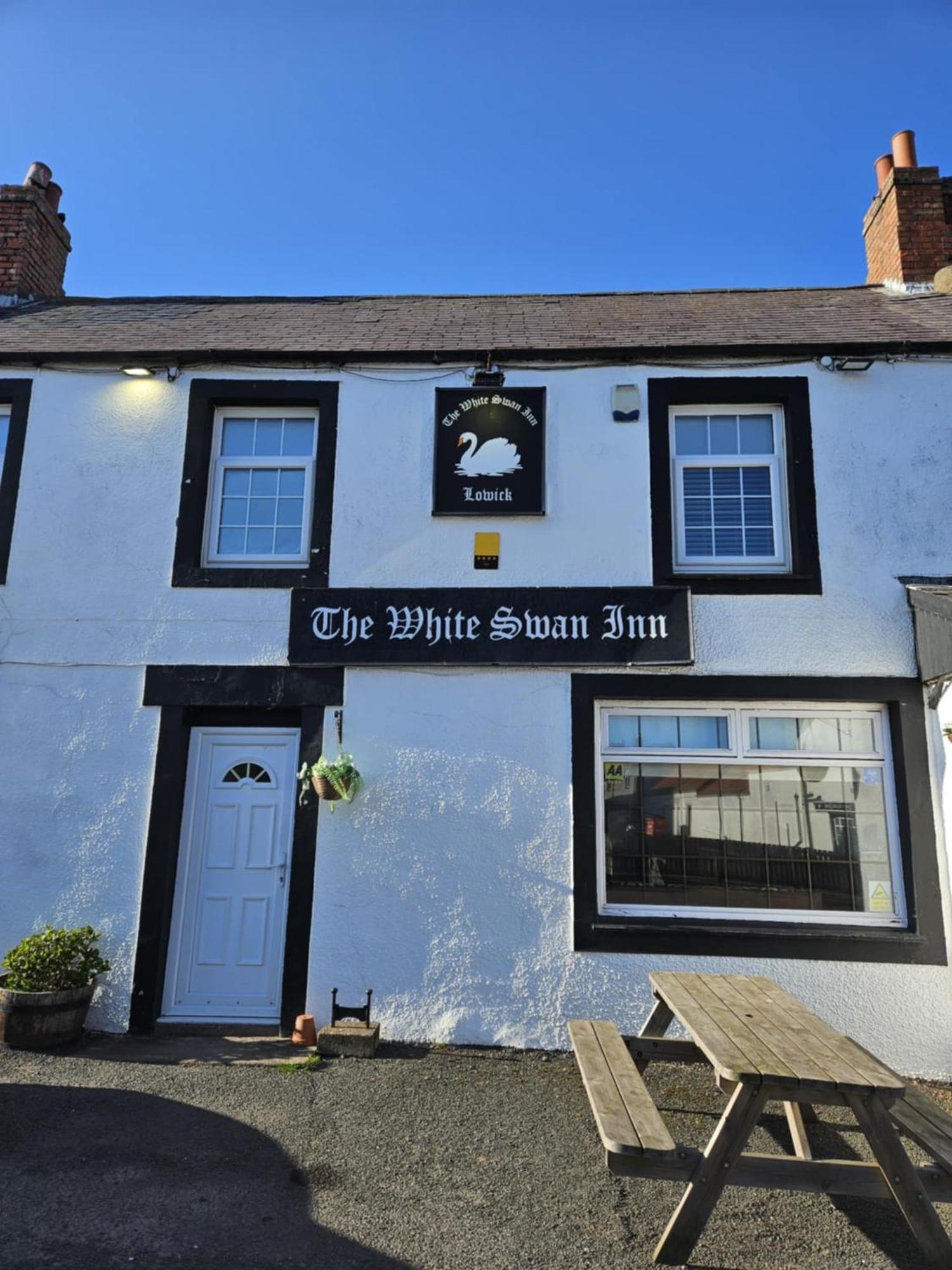 The White Swan Inn Lowick  Eksteriør billede