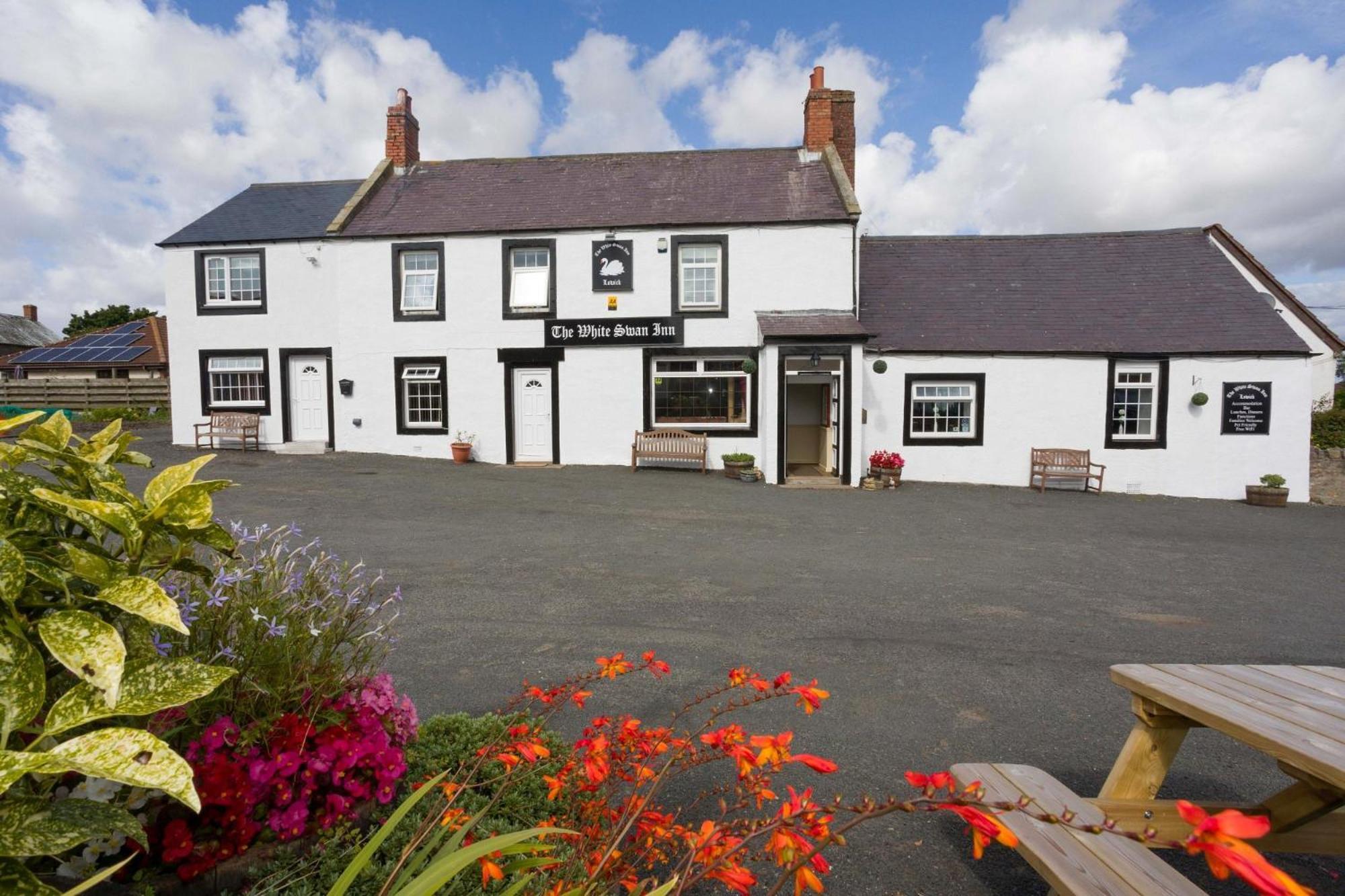The White Swan Inn Lowick  Eksteriør billede